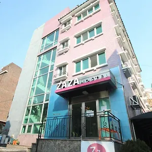 Zaza Backpackers Гостевой дом Сеул